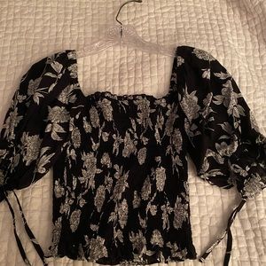 Black & white floral ribbed top